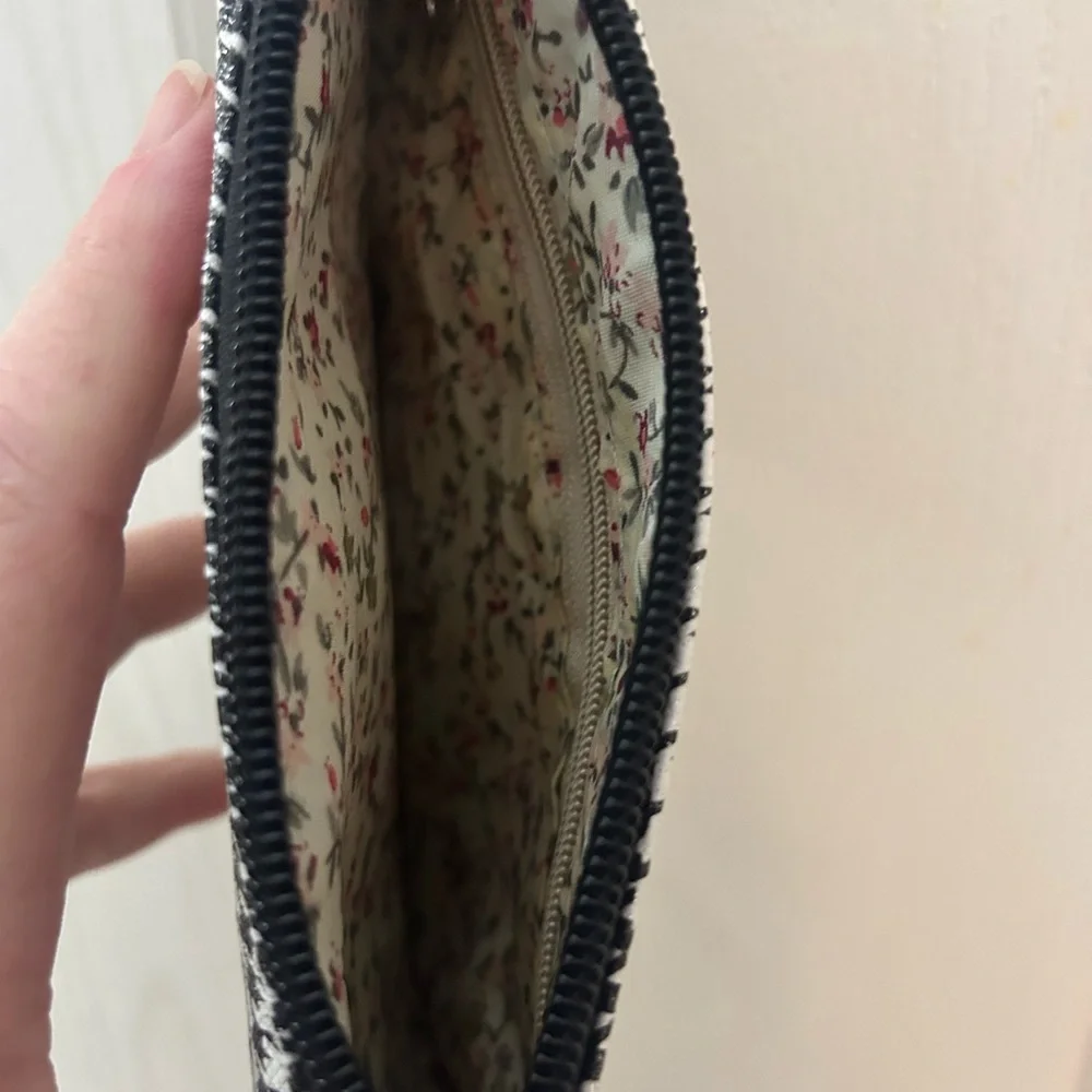 Thirty-One Black and White Chevron Tote - Picture 7 of 11